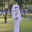 kolpino-skulptura-molodozhyony-06