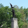 ekaterinburg-pamyatnik-komsomolu-urala-05