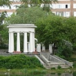 ekaterinburg-rotonda-s-mostikom-v-haritonovskom-parke-07