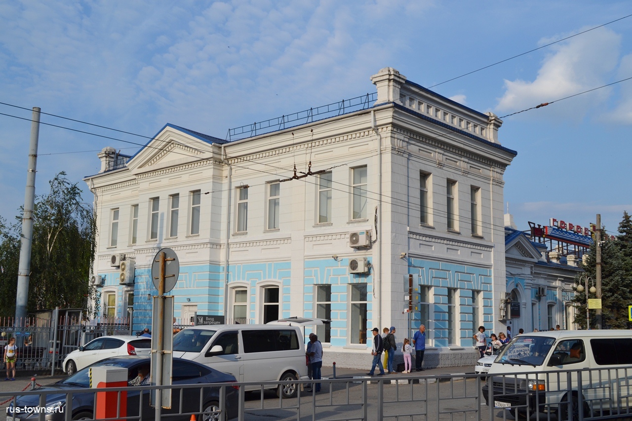 Железнодорожный вокзал новороссийск ул жуковского 16. ЖД вокзал Новороссийск.