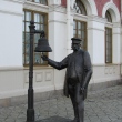 ekaterinburg-skulptura-nachalnik-stancii-01