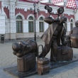 ekaterinburg-skulptura-passazhiry-01