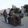 ekaterinburg-skulptura-passazhiry-03