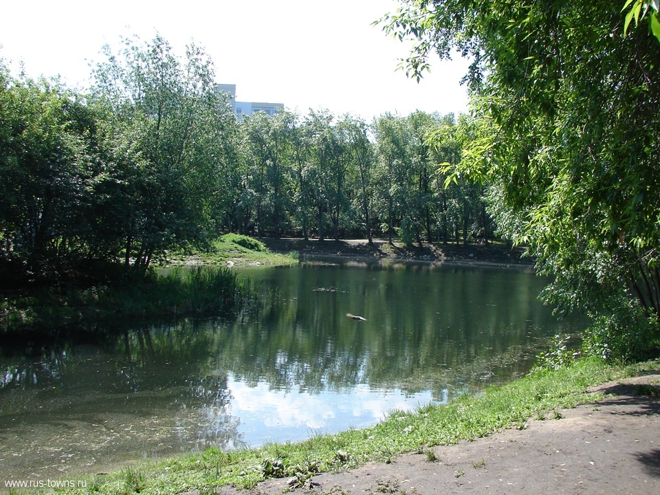 Погуляла по Харитоновскому парку в Екатеринбурге, под которым устроена сеть подземных ходов