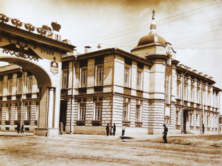 Здание Липецкого духовного училища со стороны улицы Гостинной. Фото 1915 г.