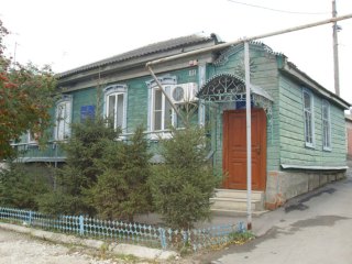 Здание бывшей аптеки