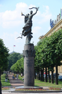 Памятник морякам и создателям флота России. Фото 21.07.2011