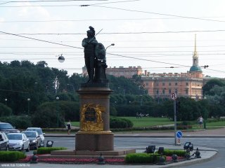 Памятник А.В. Суворову. Фото 21.07.2011