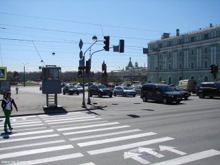 Суворовская площадь. Фото 08.05.2013