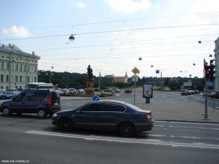 Суворовская площадь. Фото 21.07.2011