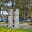 zelenogorsk-skulptura-lyudi-i-zveri-03